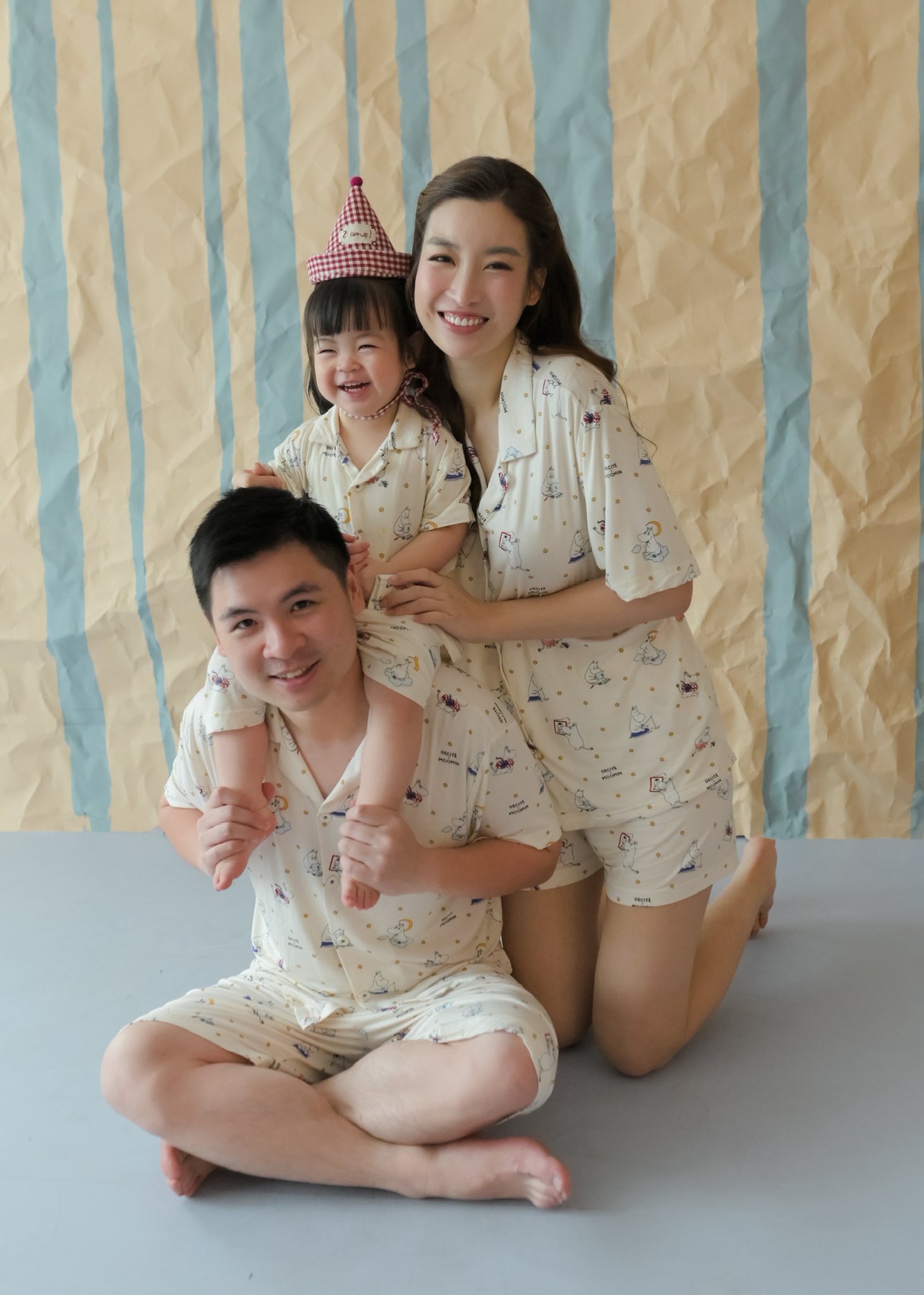 Đỗ Mỹ Linh tung bộ ảnh cực xinh yêu mừng sinh nhật chồng Chủ tịch, không hoành tráng nhưng ngọt ngào chuẩn dâu hào môn- Ảnh 1.