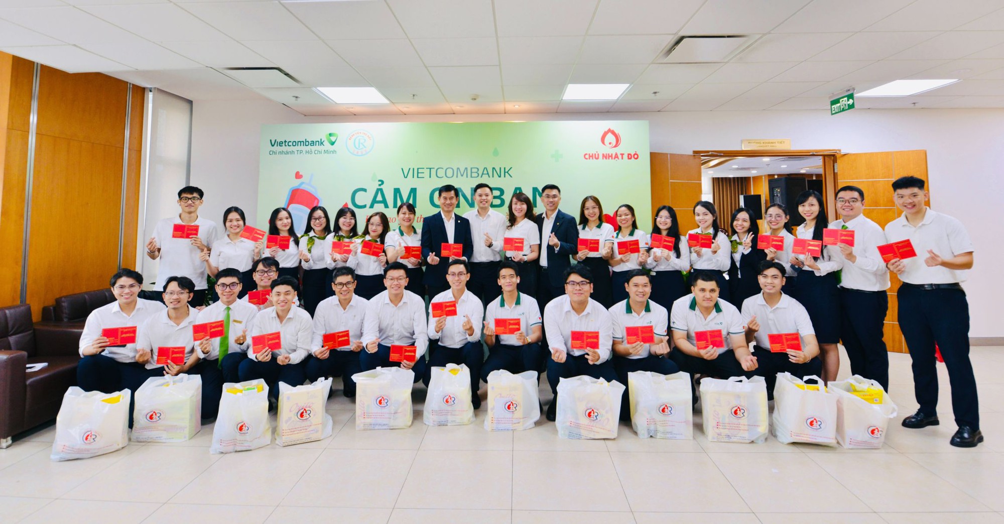Vietcombank TPHCM hiến tặng 222 đơn vị máu trong Tháng Thanh niên- Ảnh 1.