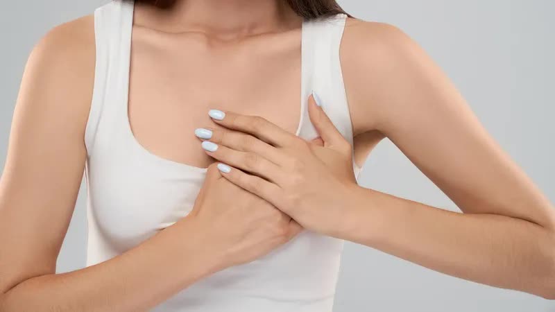 Người phụ nữ không đau, không u vẫn mắc ung thư vú: BS ung bướu cảnh báo 3 việc chị em phải làm đều đặn để bảo vệ mình- Ảnh 1.
