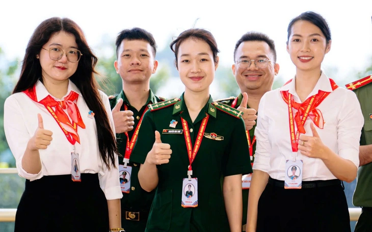 Bí thư Thành ủy TP.HCM Trần Lưu Quang gặp gỡ, đối thoại cán bộ Đoàn - Hội - Đội TP.HCM - Ảnh 4.
