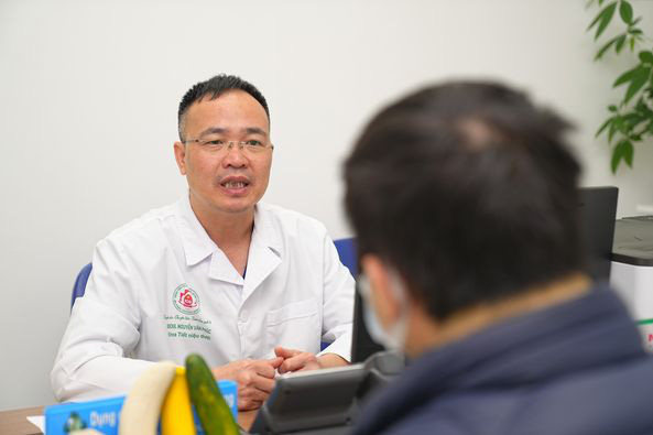 Khám tiền hôn nhân, nam thanh niên 28 tuổi bất ngờ phát hiện teo tinh hoàn dù không có triệu chứng - Ảnh 1. Khám tiền hôn nhân, nam thanh niên 28 tuổi phát hiện teo tinh hoàn dù không có triệu chứng - Ảnh 1.